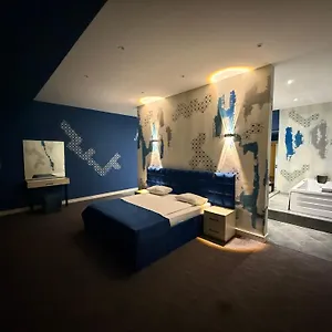 Black Mont Hotel