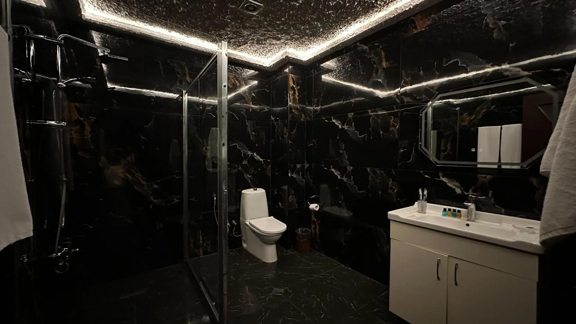 Cinema Plaza Hotel Baku 5*,  Azerbaïdjan